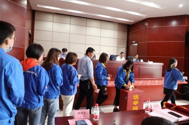 亚搏app登陆工会第七届会员代表大会圆满举行