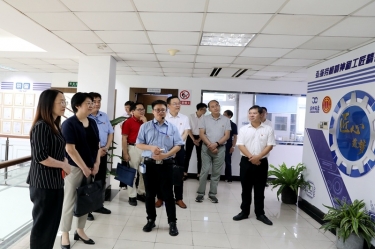 2020年7月14日，时任浙江省总工会党组成员、副主席张卫华一行莅临亚搏app登陆调研推进新时代产业工人队伍建设改革工作