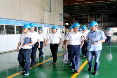 2020年9月8日,时任商务部亚洲司副司长杨伟群、马来西亚驻华使馆公使施志光莅临亚搏app登陆对马来西亚项目进行调研