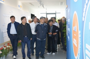 平湖市社经室老干部一行赴亚搏app登陆调研